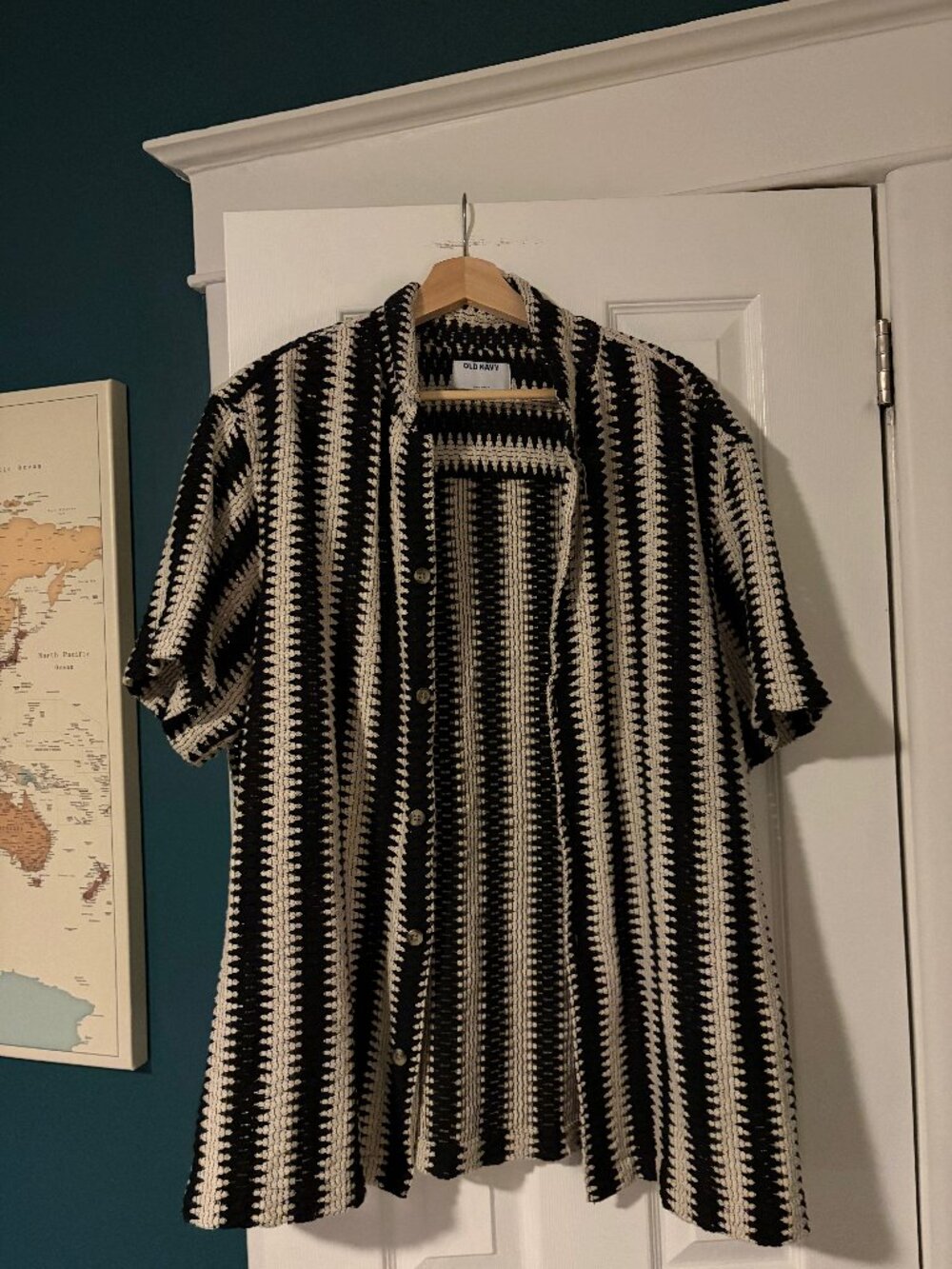 Old Navy Crochet Knit Camp Collar Shirt Black Cream Zigzag Stripe Short Sleeve L